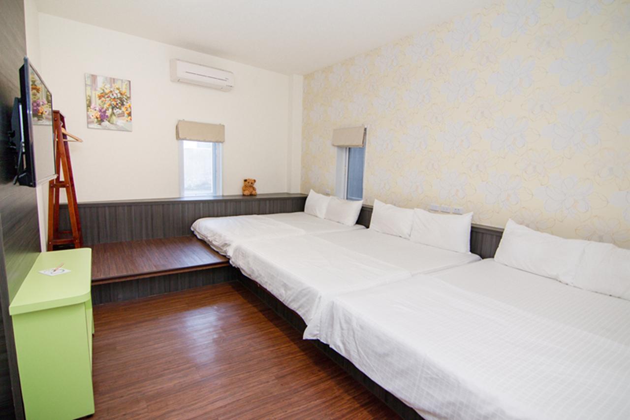 Home Sweet Beach Hotel Xiaoliuqiu Exterior photo